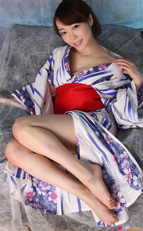 Aira Mihana Nude In Traditional Heart Free All Gravure Picture