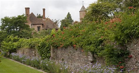 Sissinghurst Castle and Garden in England, United Kingdom | Sygic Travel