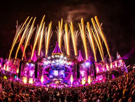 Tomorrowland Is The World S Biggest Social Media Event Dancing Astronaut