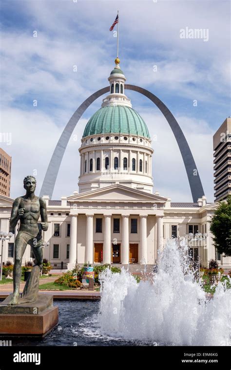 Saint St Louis Missouri Old Courthouse Court House Gateway Arch