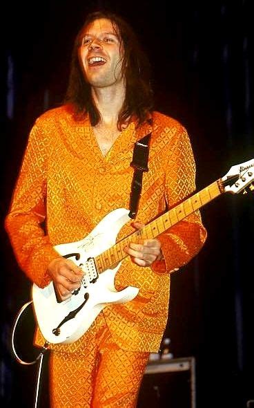 Paul Gilbert Mrbig Paul Gilbert Paul Guitarist