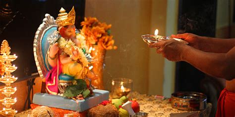 Diwali Aarti: Ganesh and Maa Lakshmi Aarti For Hindu Devotees – Kids