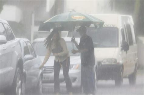 Chuva Chega Intensa Trovoadas E Deve Durar At O Fim Da Semana