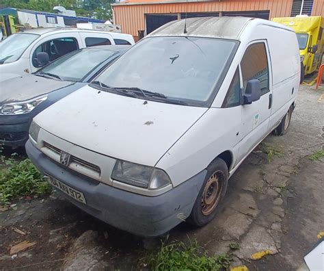 704 AXV 972 PEUGEOT EXPERT 2004 HOTEL DES VENTES ANTILLES GUYANE