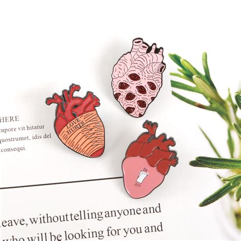 Metal Crafts Manufacturer Metal Heart Hard Enamel Pin Custom Lapel Pins