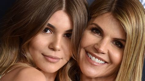 Lori Loughlins Daughter Olivia Jade Said Her Father Faked His Way