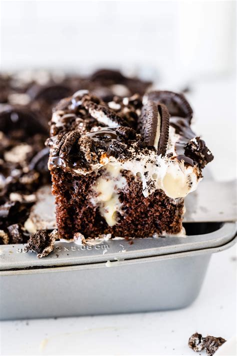 This Oreo Poke Cake Will Make Chocolate Lovers Think Theyve Died And Gone To Heaven Its A