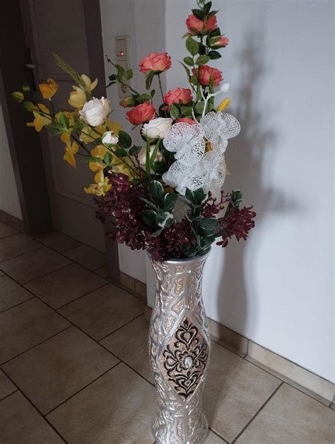 Bodenvase Mit Kunstblumen In Gemeinde Bludesch F R Zum