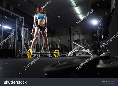 Fitness Brunette Sexy Girl Prepares Training Stock Photo 265791311 Shutterstock