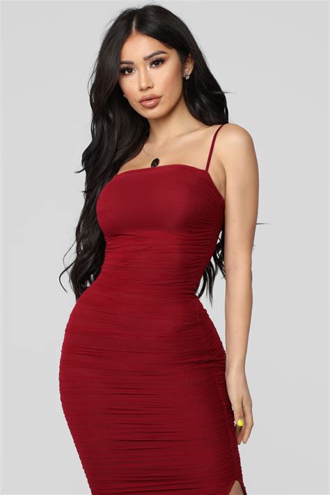 Ruched And Ready Midi Dress Burgundy