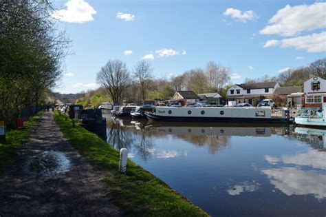 Shepley Bridge Marina The Mirfield Cut Habiloid Cc By Sa 2 0