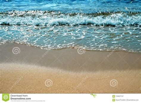 Ressaca Da Onda De Oceano Que Quebra Na Praia Imagem De Stock Imagem