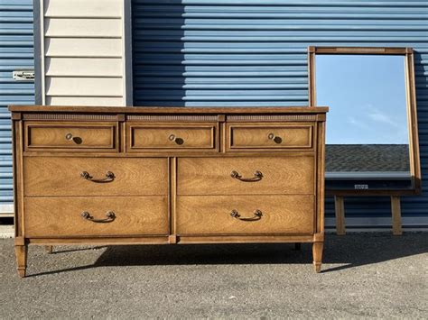 Vintage Bassett 7 Drawer Dresser W Matching Mirror For Sale In Bothell