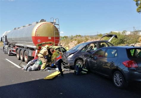 Dos Muertos Y Seis Heridos En Tres Accidentes Diferentes Uno De Ellos Múltiplo En Las