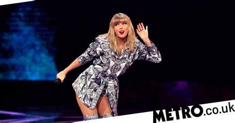 Taylor Swift 'planning stadium tour for 2023' | Metro News