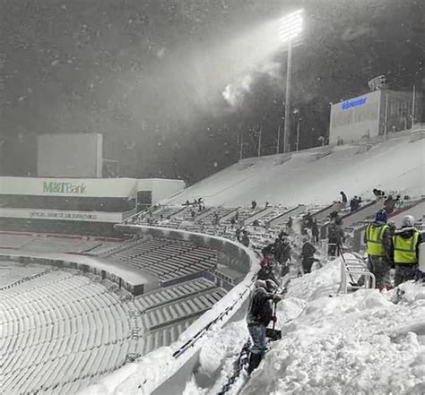 Insane Footage Shows Buffalo Bills Fans Clearing Huge Piles Of Snow At