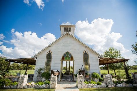 Rustic Chic Open Air Chapel In Gruene Texas Gruene Estate Is A Wedding