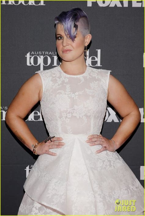 Photo Kelly Osbourne Puts Her Shaved Head On Display At Top Model