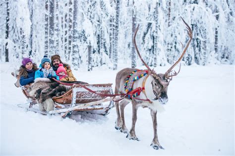 Le Père Noël à La Laponie Un Voyage Magique Au Pays Des Merveilles