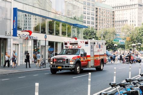 New York City Ambulance Car Editorial Image Image Of Medical Urgency 102387855