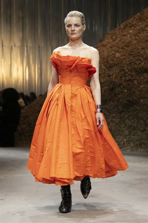 Alexander Mcqueen Ready To Wear Fashion Show Collection Fall Winter