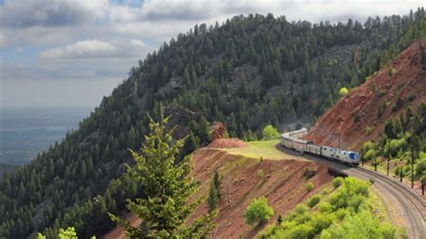 10 best fall foliage train rides in the U.S. for 2024 - FamilyVacationist