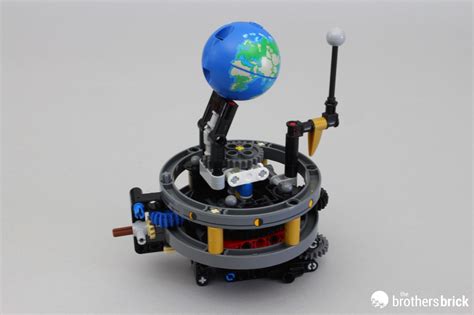 Lego Technic Planet Earth And Moon In Orbit Finally An Orrery