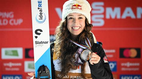 Saut à skis L argent pour Alexandria Loutitt en Slovénie RDS ca