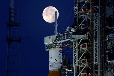 Nasa Poised For Historic Artemis I Lunar Launch From Florida The