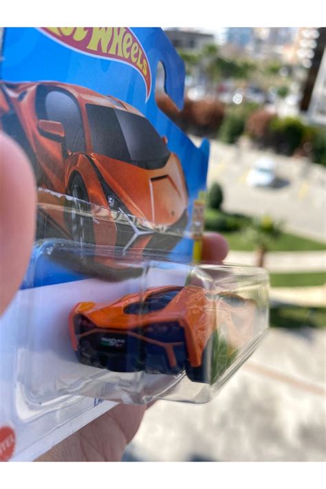 HOT WHEELS Hotwheels lamborghini sian fkp turuncu hotwheels Fiyatı Yorumları Trendyol