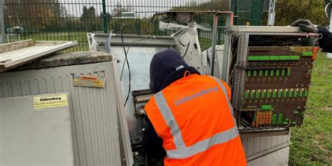 Lange Staus auf der Brackeler Straße Unbekannte haben Ampel mit