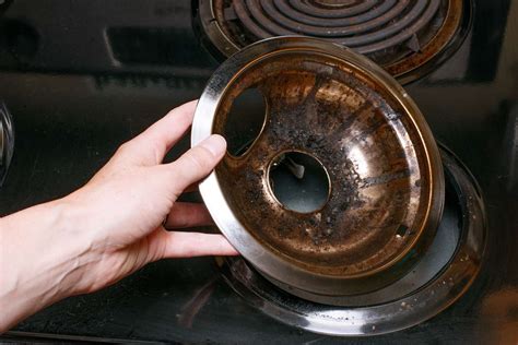 How To Clean Stove Drip Pans To Keep Your Stovetop Fresh