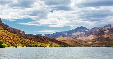 Why It's Worth Visiting Small Canyon Lake In Arizona