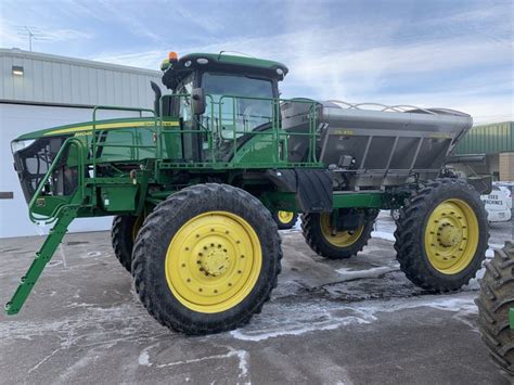 John Deere R4045 Sprayer