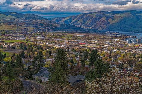 7 Charming Small Towns Along The Scenic Columbia River Gorge WorldAtlas