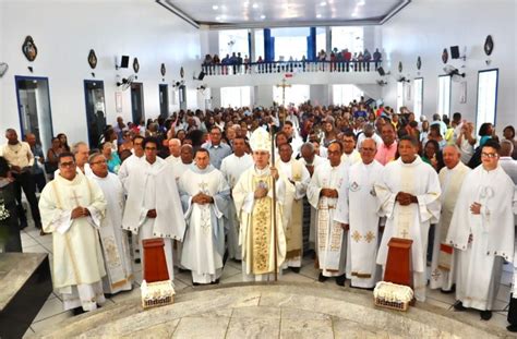 Prefeito M Rio Alexandre E Vice Bebeto Participam De Missa No Feriado