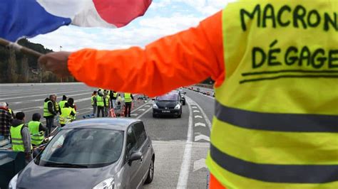 Gilet gialli atto VI Morto un automobilista è la decima vittima