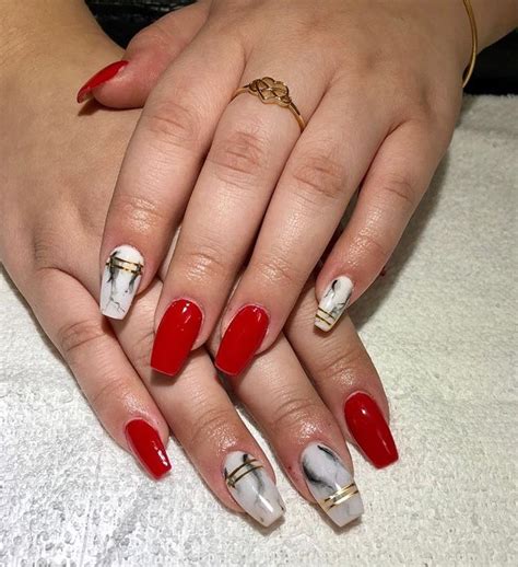 Marble And Red Coffin Nails Red Marble Nails Red Nails Marble Red Nails