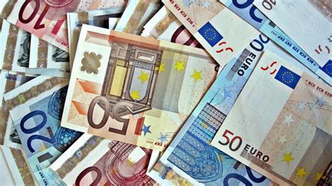 Euro Money Wallpapers Top Free Euro Money Backgrounds Wallpaperaccess