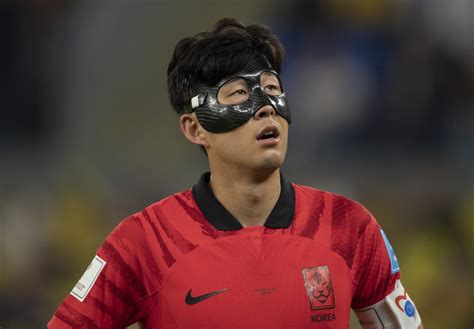 Tottenham Star Son Heung Min Likely To Keep Wearing His Protective Mask