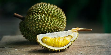 Arti Dan Mitos Sebenarnya Mimpi Makan Buah Durian Yang Perlu Anda Tahu