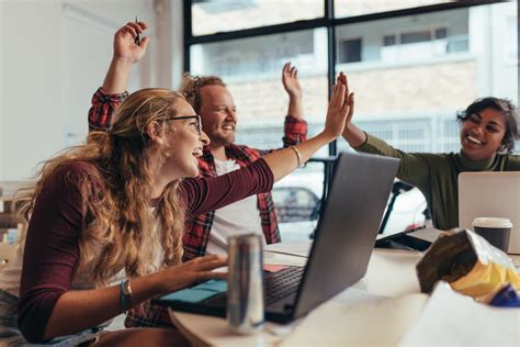 Using High Fives To Motivate Employees Five