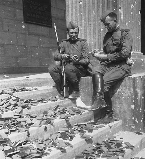 Berlin In Ruins Apocalyptic Pictures After Soviet Soldiers Defeated