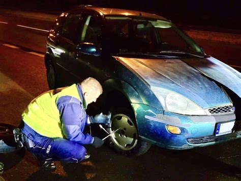 Nietypowa interwencja policjantów pilskiej drogówki Udzielili pomocy