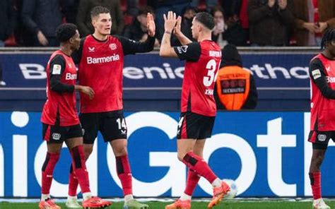 Bayer Leverkusen Zerlegt Freiburg Und Bleibt Dem FC Bayern Auf Den Fersen