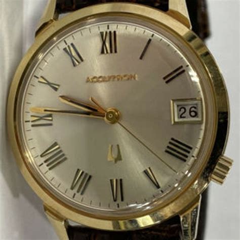 Vintage Bulova Accutron 18k Solid Gold Case M7 W Original Alligator