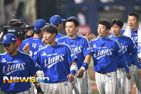 삼성 한국인이 가장 좋아하는 프로야구 구단 1위 손에 잡히는 뉴스 눈에 보이는 뉴스 뉴스엔