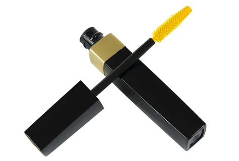 Le jaune revient en force cet été Mascara Inimitable Waterproof