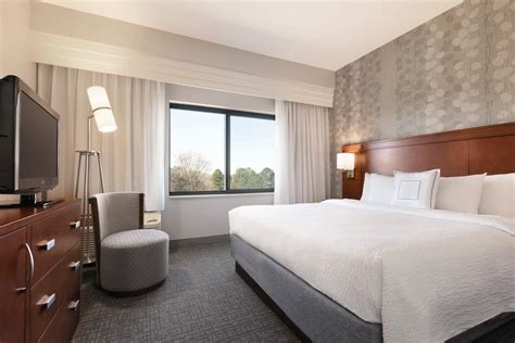 Charlotte NC Airport Hotels | Courtyard Charlotte Airport North