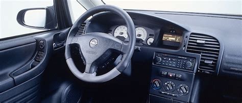 Opel Zafira (2003 - 2005) - AutoManiac